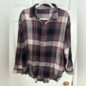 Gloria Vanderbilt plaid button down size Large